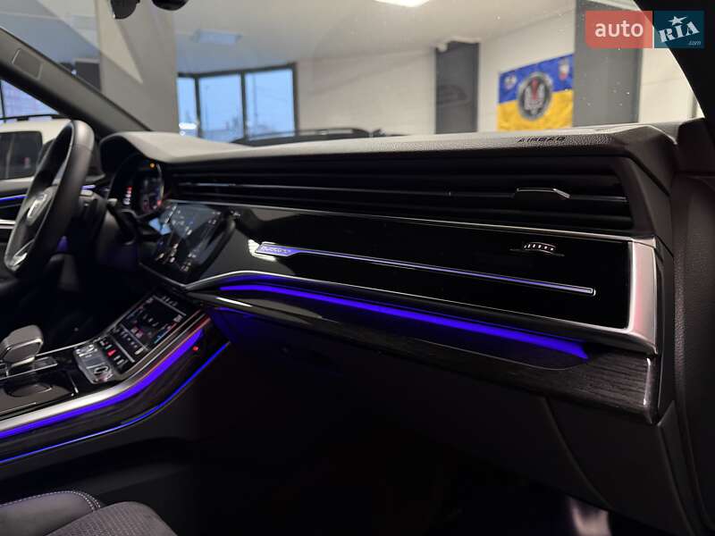 Внедорожник / Кроссовер Audi Q8 2019 в Тернополе