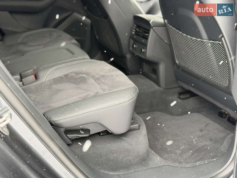 Внедорожник / Кроссовер Audi Q8 2024 в Киеве