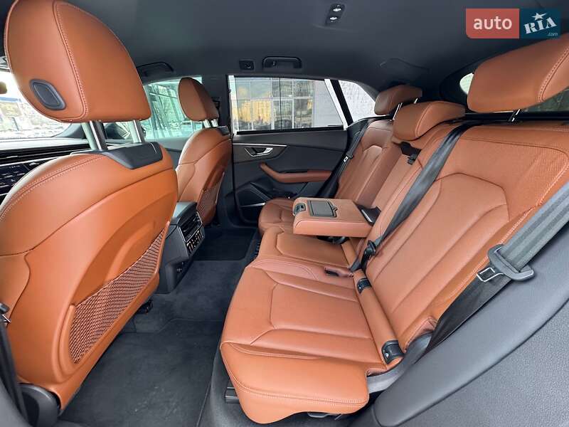 Внедорожник / Кроссовер Audi Q8 2025 в Киеве