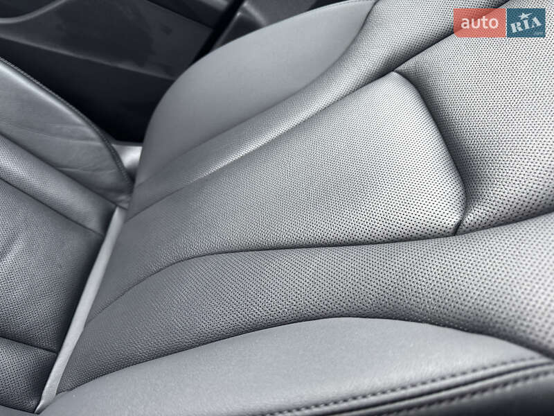 Внедорожник / Кроссовер Audi Q8 2020 в Харькове