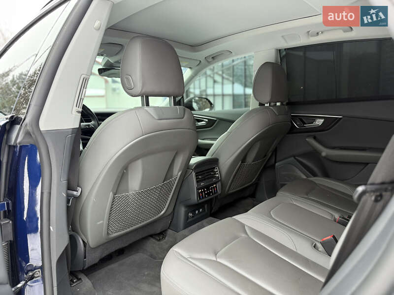 Позашляховик / Кросовер Audi Q8 2018 в Львові