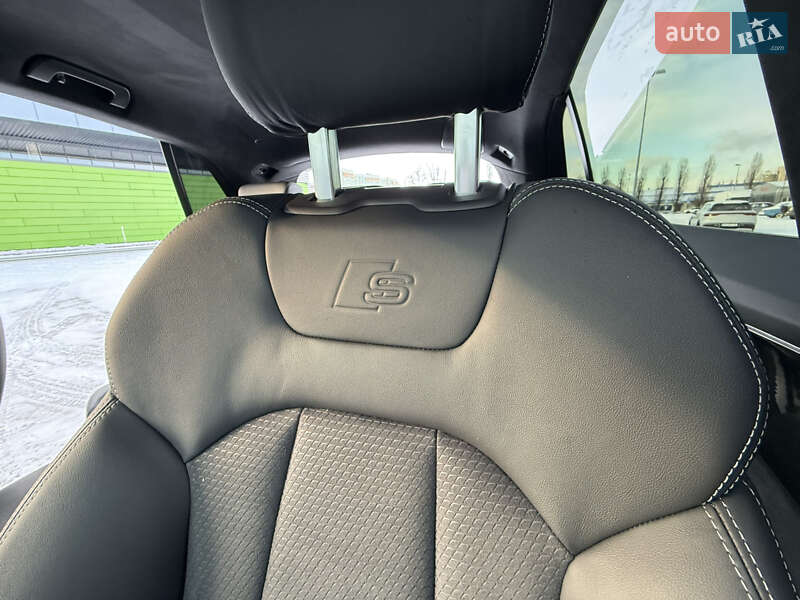 Внедорожник / Кроссовер Audi Q8 2024 в Киеве