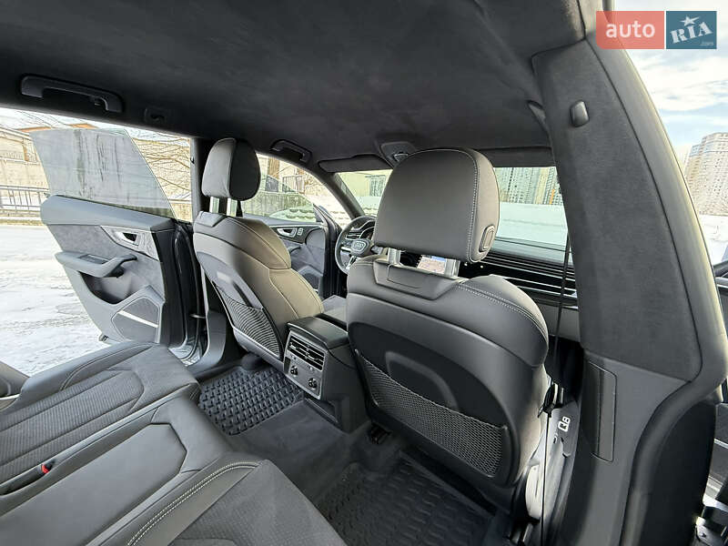 Внедорожник / Кроссовер Audi Q8 2024 в Киеве