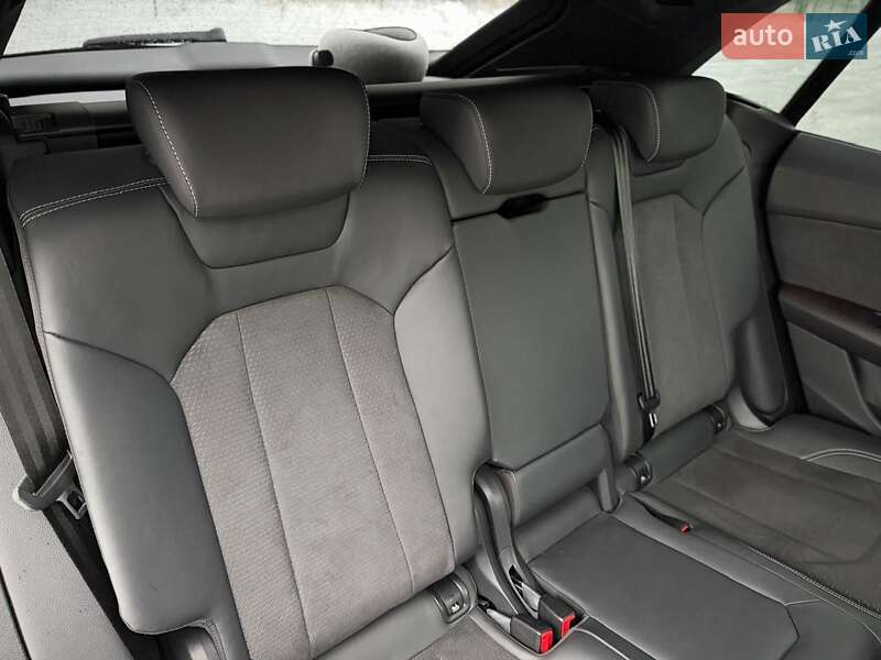 Внедорожник / Кроссовер Audi Q8 2023 в Киеве