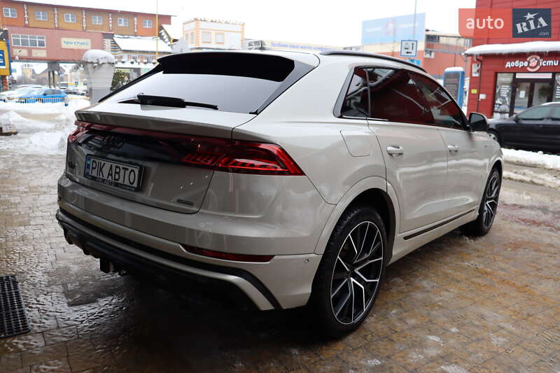Внедорожник / Кроссовер Audi Q8 2021 в Львове