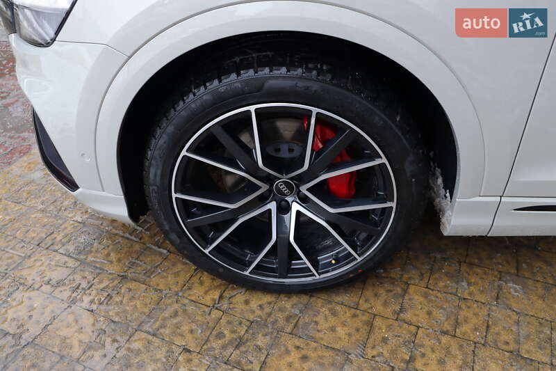 Внедорожник / Кроссовер Audi Q8 2021 в Львове