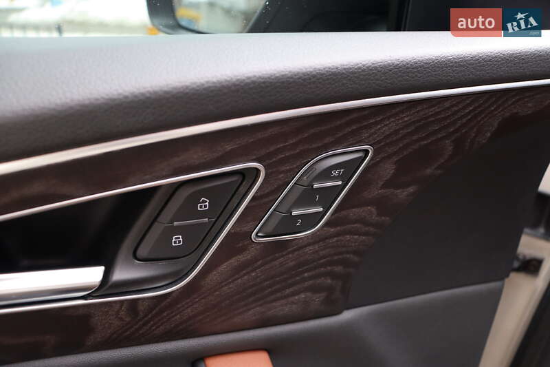 Внедорожник / Кроссовер Audi Q8 2021 в Львове