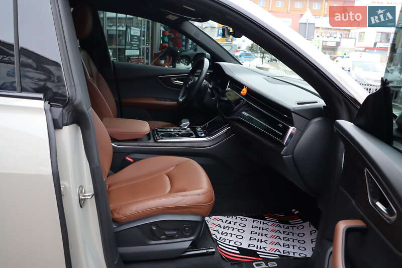Внедорожник / Кроссовер Audi Q8 2021 в Львове