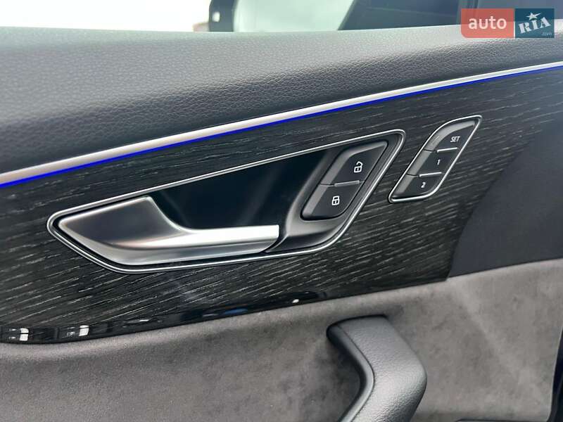 Внедорожник / Кроссовер Audi Q8 2020 в Киеве