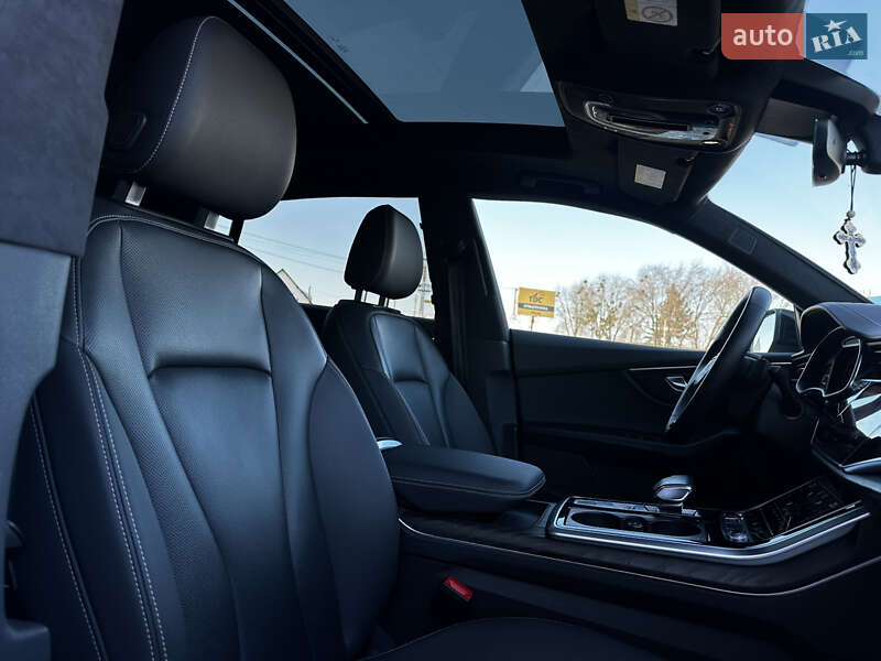 Внедорожник / Кроссовер Audi Q8 2021 в Львове