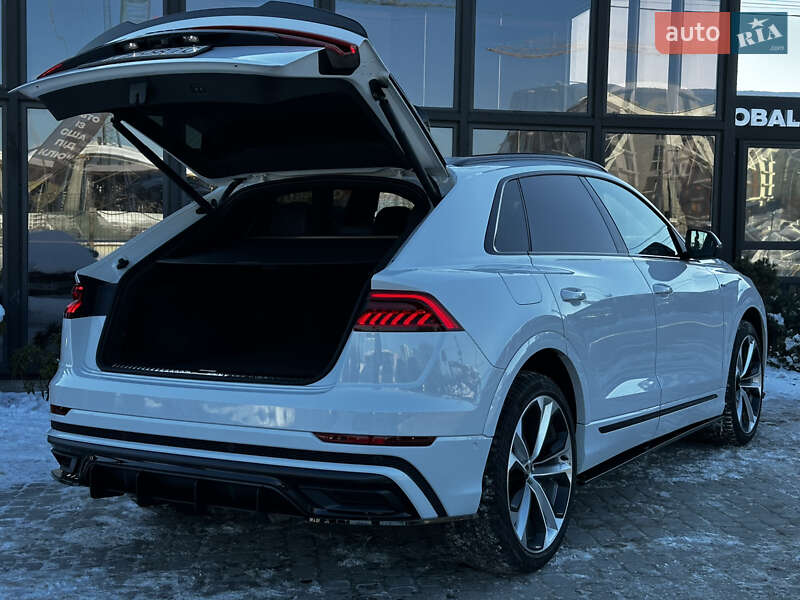 Внедорожник / Кроссовер Audi Q8 2021 в Львове