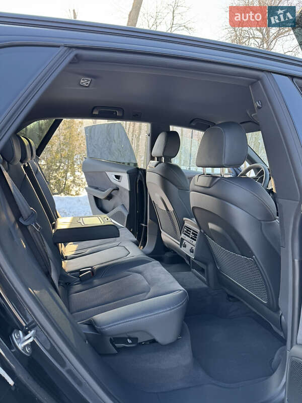 Позашляховик / Кросовер Audi Q8 2025 в Києві