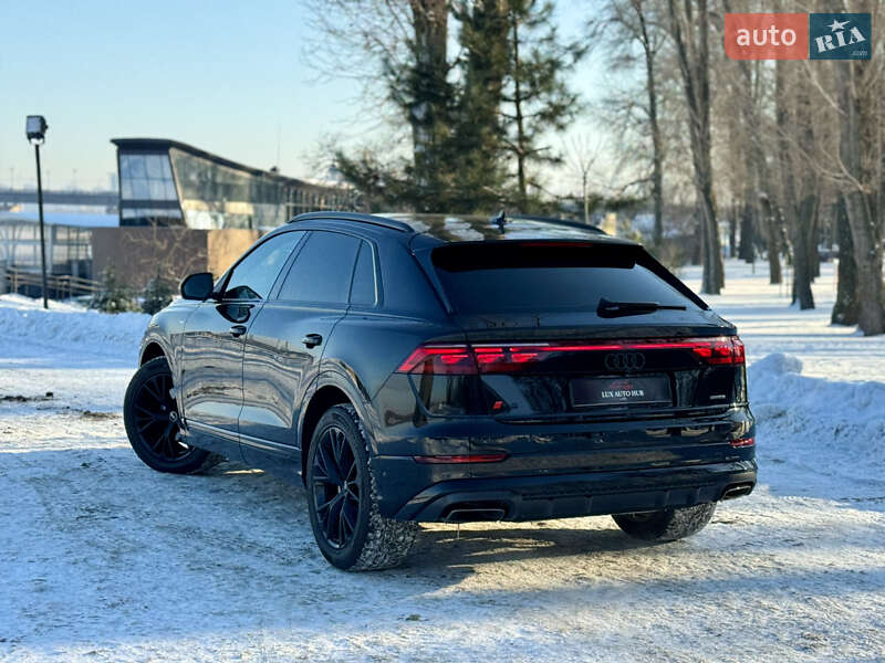 Позашляховик / Кросовер Audi Q8 2025 в Києві