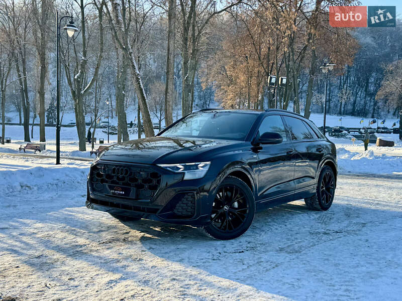 Позашляховик / Кросовер Audi Q8 2025 в Києві