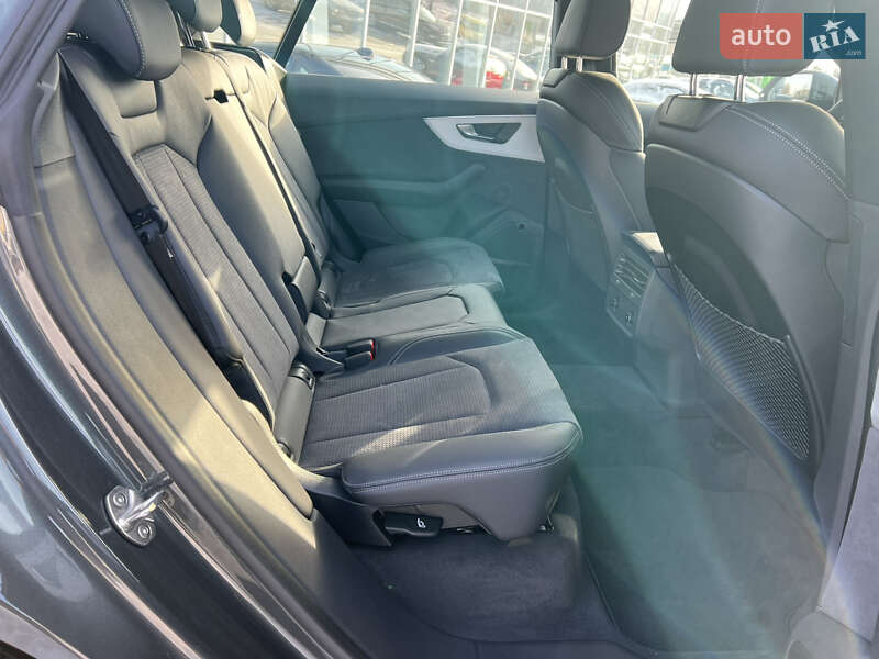 Внедорожник / Кроссовер Audi Q8 2025 в Полтаве