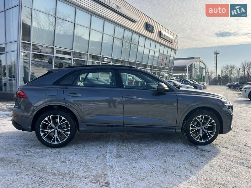 Внедорожник / Кроссовер Audi Q8 2025 в Полтаве