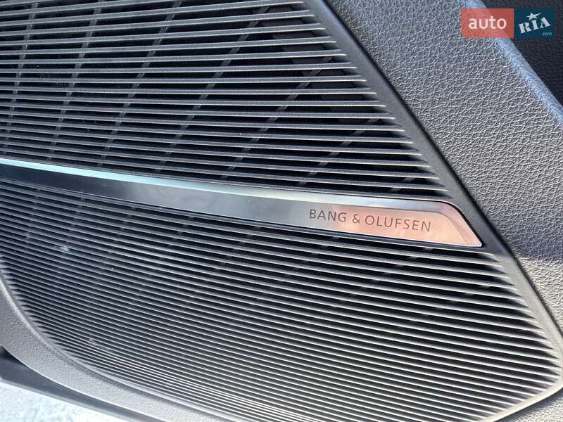 Внедорожник / Кроссовер Audi Q8 2019 в Тернополе