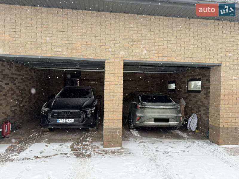 Внедорожник / Кроссовер Audi Q8 2021 в Сумах