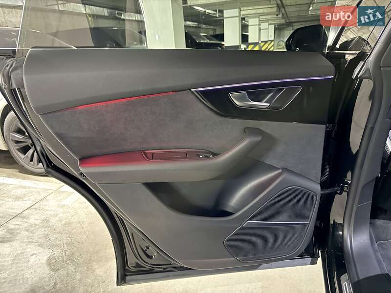 Внедорожник / Кроссовер Audi Q8 2024 в Днепре