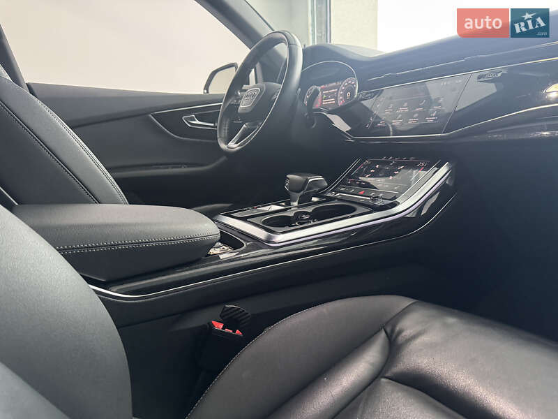 Позашляховик / Кросовер Audi Q8 2018 в Києві