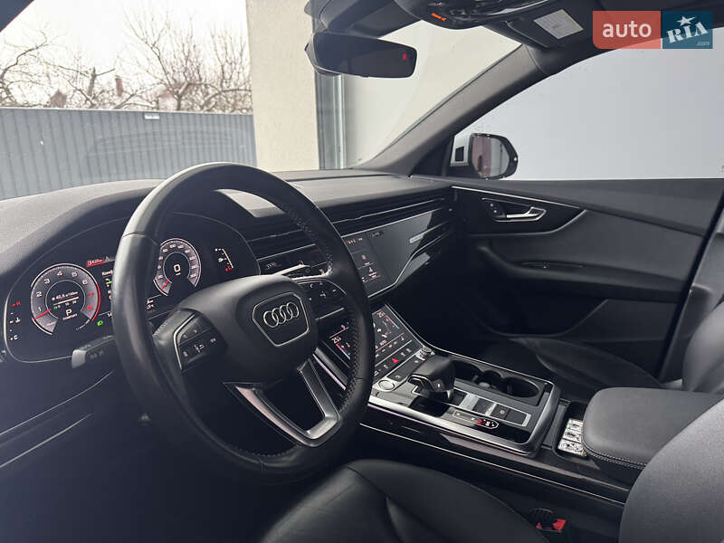 Позашляховик / Кросовер Audi Q8 2018 в Києві