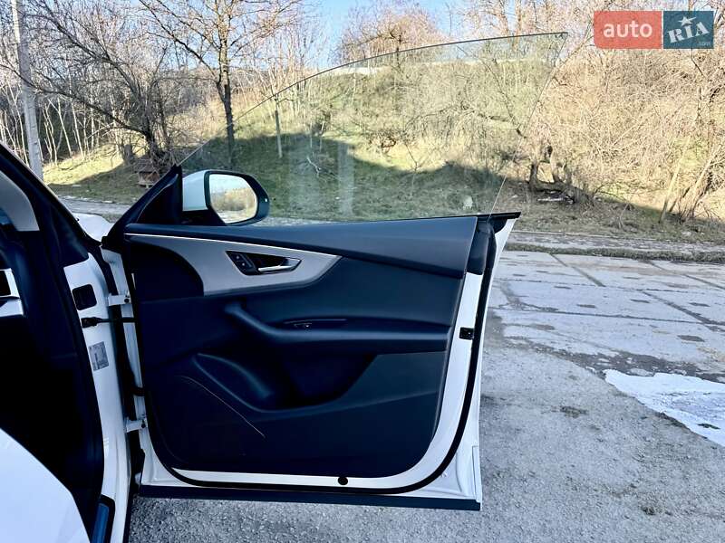 Позашляховик / Кросовер Audi Q8 2022 в Одесі