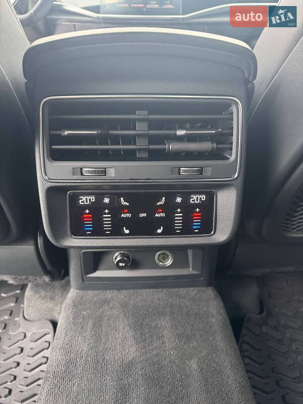 Внедорожник / Кроссовер Audi Q8 2020 в Черновцах