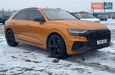 Позашляховик / Кросовер Audi Q8 2020 в Чернівцях