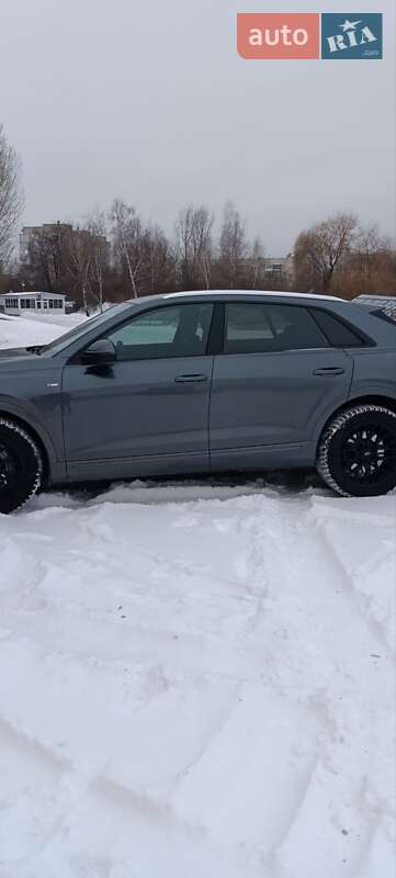 Позашляховик / Кросовер Audi Q8 2018 в Вінниці