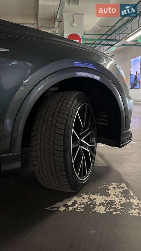 Позашляховик / Кросовер Audi Q8 2020 в Києві
