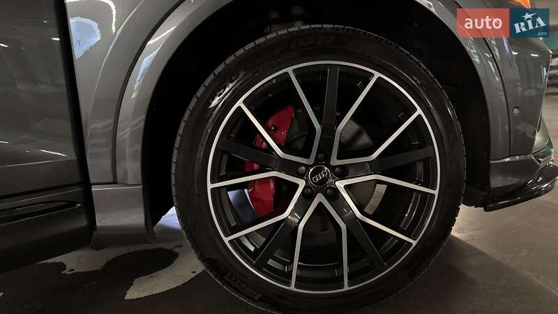 Позашляховик / Кросовер Audi Q8 2020 в Києві