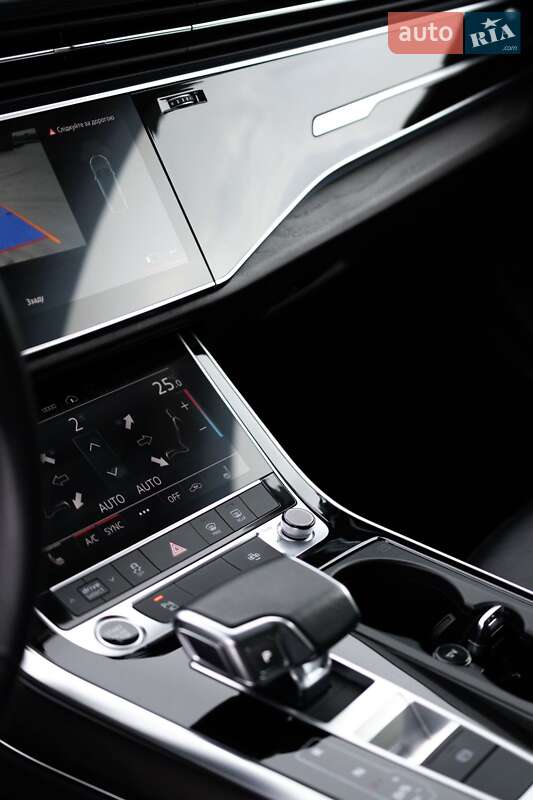 Позашляховик / Кросовер Audi Q8 2022 в Києві