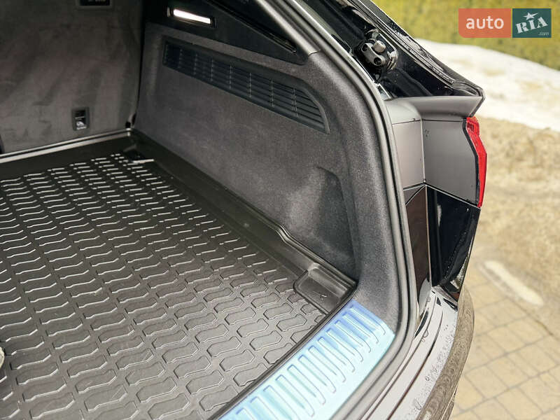 Позашляховик / Кросовер Audi Q8 2024 в Львові фото 27 Позашляховик / Кросовер Audi Q8 2024 в Львові