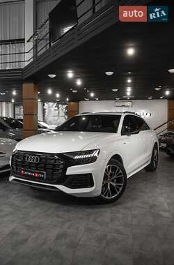 Внедорожник / Кроссовер Audi Q8 2020 в Одессе
