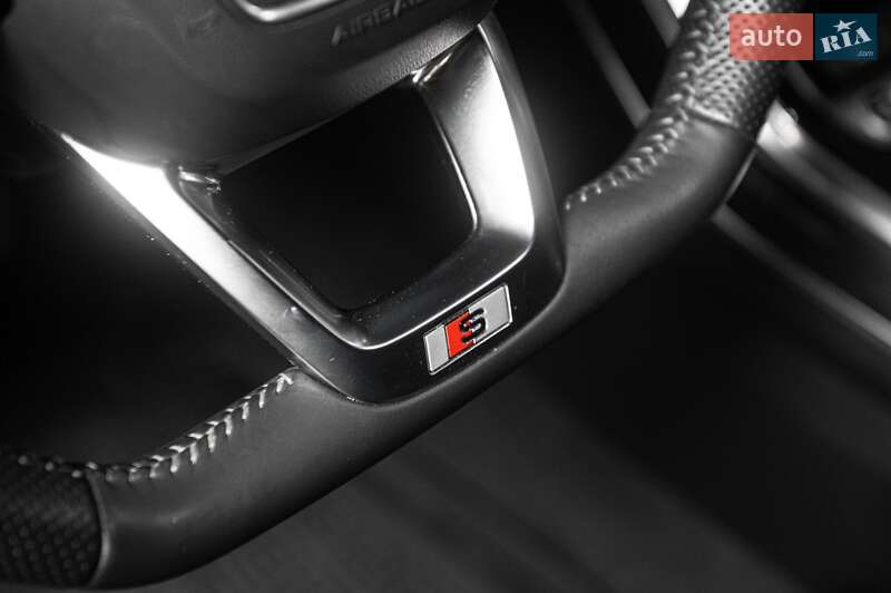 Позашляховик / Кросовер Audi Q8 2020 в Одесі