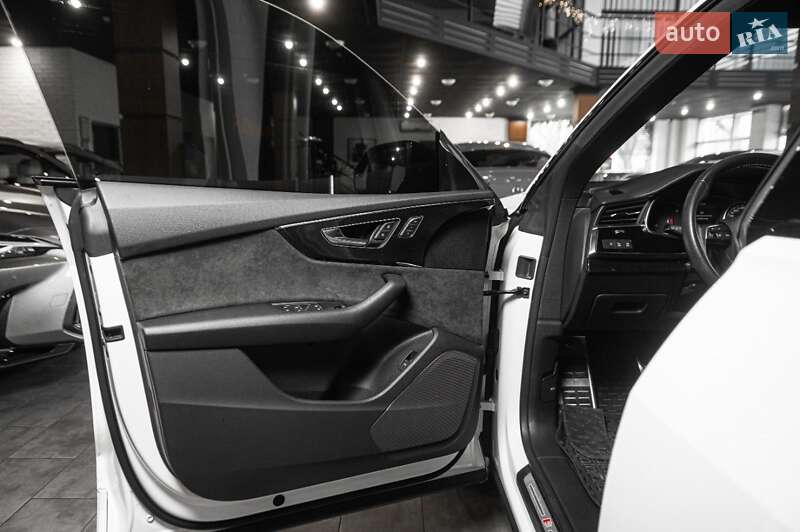 Позашляховик / Кросовер Audi Q8 2020 в Одесі