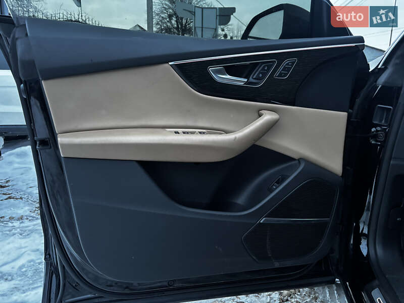 Позашляховик / Кросовер Audi Q8 2020 в Стрию