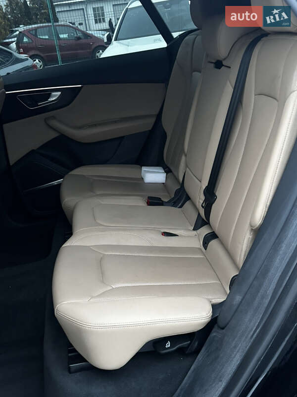 Позашляховик / Кросовер Audi Q8 2020 в Стрию