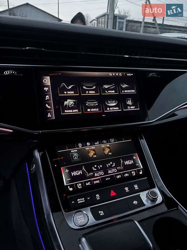 Позашляховик / Кросовер Audi Q8 2020 в Стрию