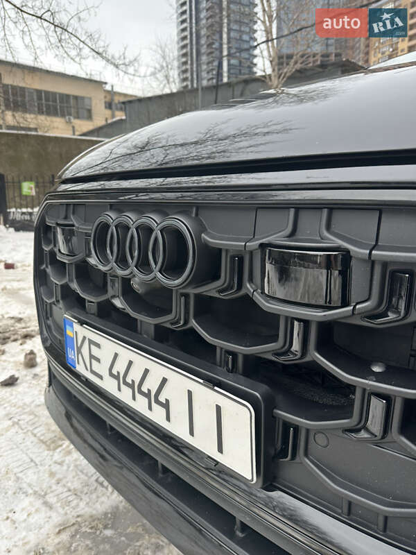 Внедорожник / Кроссовер Audi Q8 2025 в Киеве