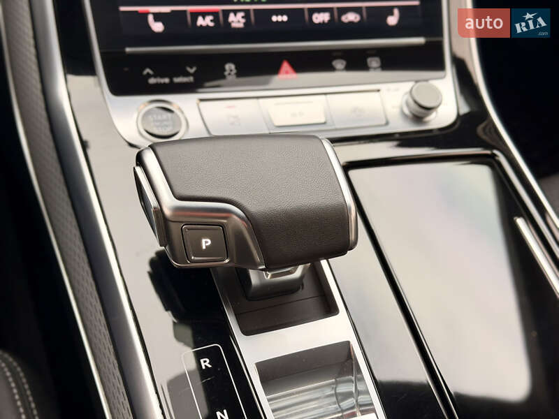 Внедорожник / Кроссовер Audi Q8 2024 в Киеве