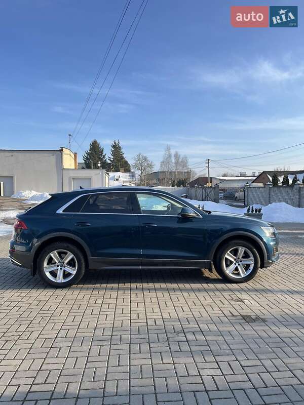 Внедорожник / Кроссовер Audi Q8 2019 в Ровно