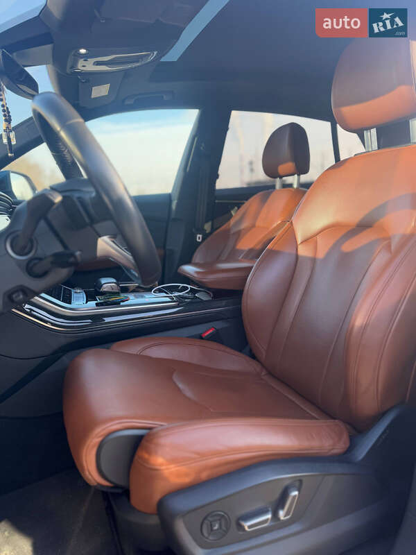 Позашляховик / Кросовер Audi Q8 2018 в Києві фото 22 Позашляховик / Кросовер Audi Q8 2018 в Києві