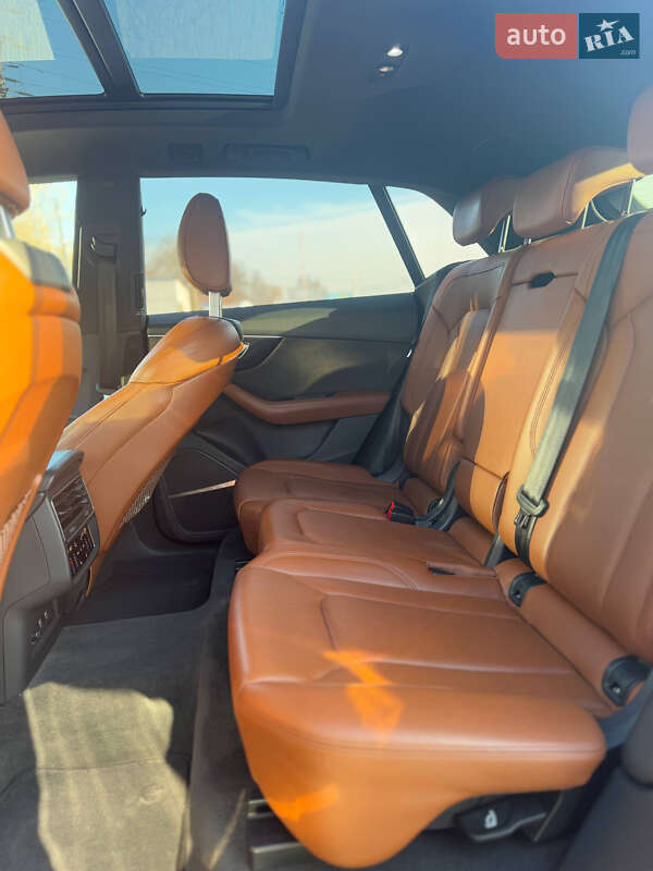 Позашляховик / Кросовер Audi Q8 2018 в Києві фото 34 Позашляховик / Кросовер Audi Q8 2018 в Києві