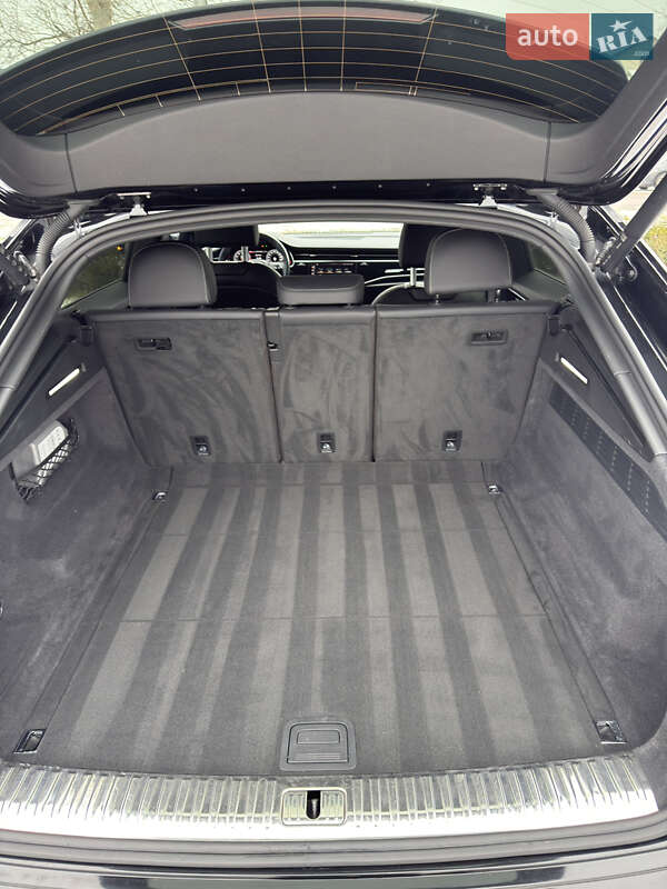 Внедорожник / Кроссовер Audi Q8 2021 в Одессе