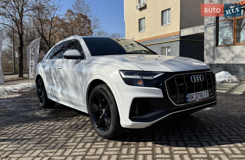 Внедорожник / Кроссовер Audi Q8 2018 в Ровно