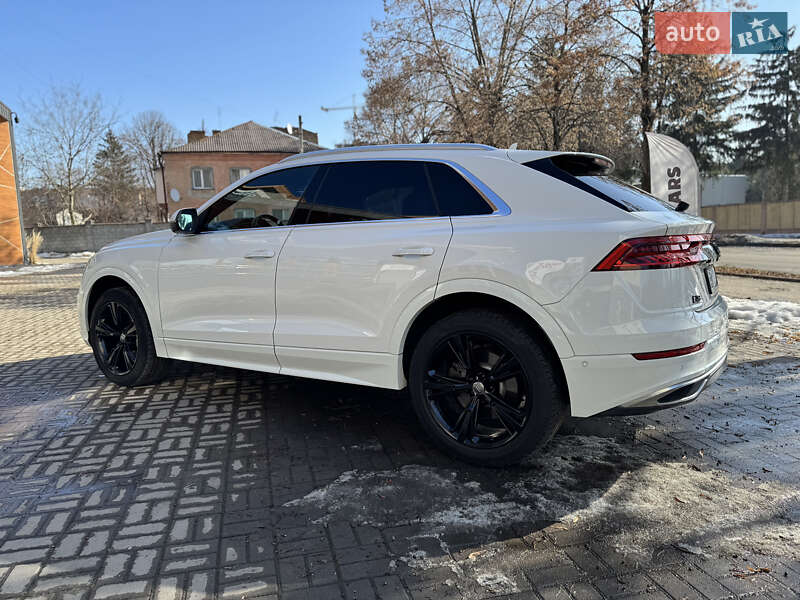 Внедорожник / Кроссовер Audi Q8 2018 в Ровно