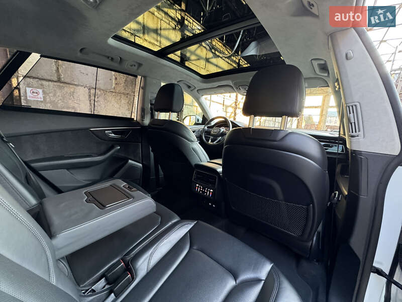 Позашляховик / Кросовер Audi Q8 2020 в Львові