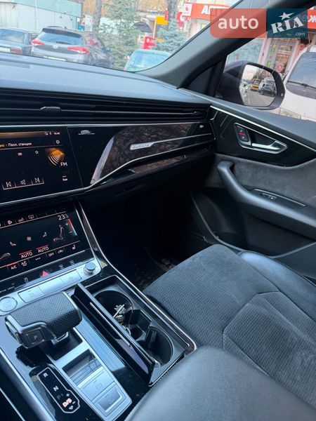 Внедорожник / Кроссовер Audi Q8 2019 в Одессе