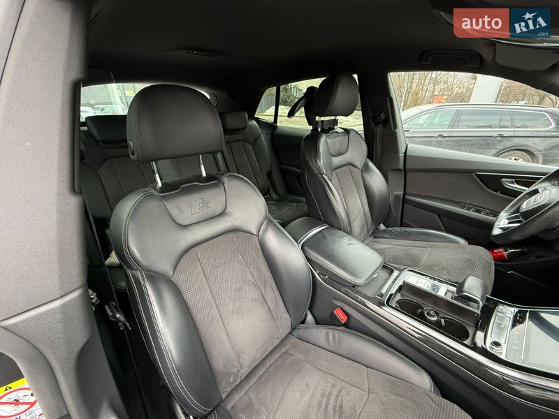 Позашляховик / Кросовер Audi Q8 2018 в Львові